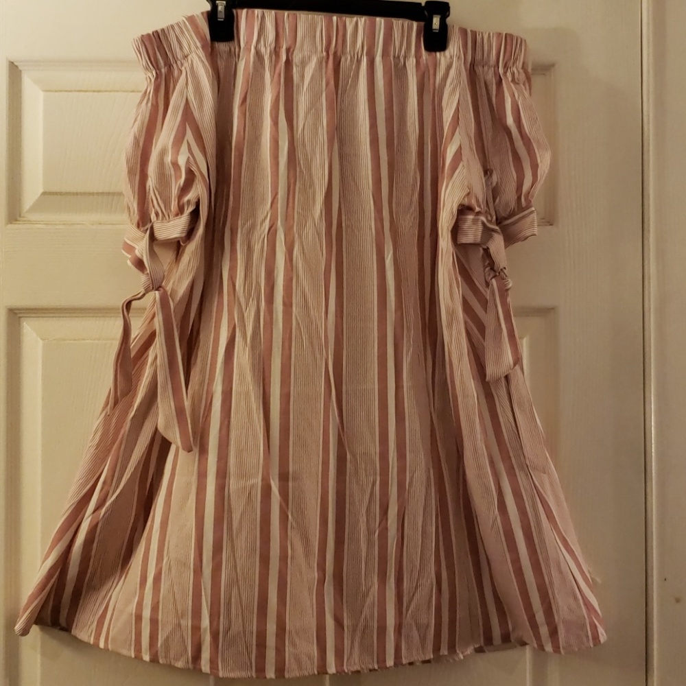 Dress - Picture 2 of 3